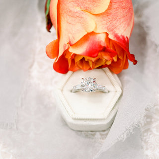 2.0CT Round Brilliant Cut Moissanite Baguette Diamond Engagement Ring